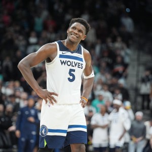 天博下载-41分6板5断！解说：关键时刻能攻能防 最近爱德华兹真是在状态里