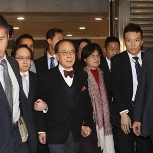 天博APP-“治港败类”曾荫权：治理香港7年，为何却在卸任后，获刑20个月